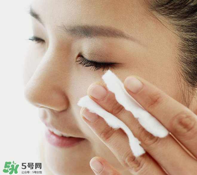 美白水可以去痘印嗎？人們對化妝水有哪些誤區(qū)？