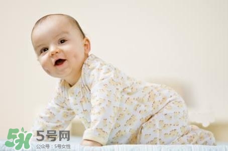 寶寶睡覺突然大哭是什么原因？寶寶睡覺突然哭醒怎么辦？