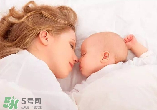 怎么哄寶寶入睡？哄寶寶睡覺的方法