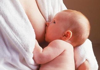 母乳喂養(yǎng)的寶寶大便怎樣正常？母乳喂養(yǎng)的寶寶需要補鈣嗎？