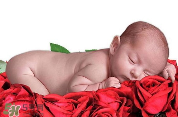 要上班了寶寶吃母乳怎么辦？要上班了寶寶不吃奶瓶怎么辦？