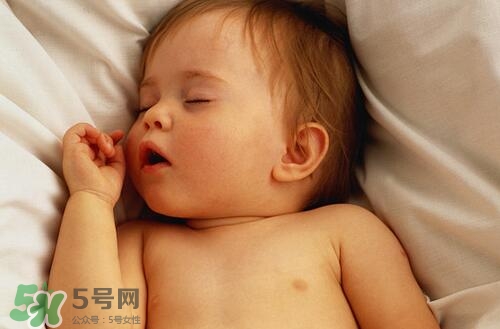 寶寶睡覺突然大哭是什么原因？寶寶睡覺突然哭醒怎么辦？