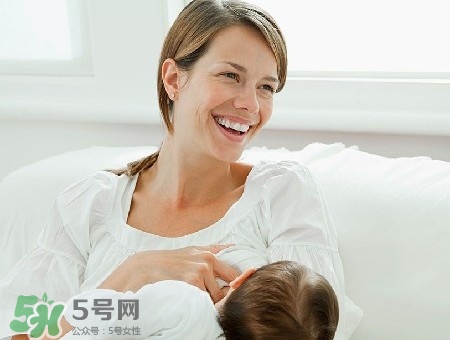 母乳到什么時候就沒營養(yǎng)了？母乳什么時候斷最好？