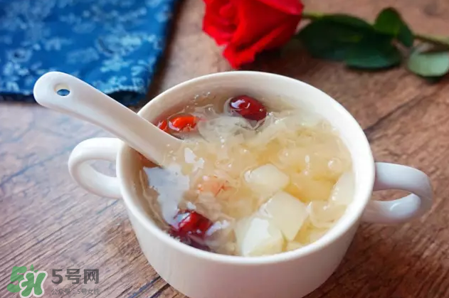 秋季養(yǎng)生食譜有哪些？秋季健康靠這些