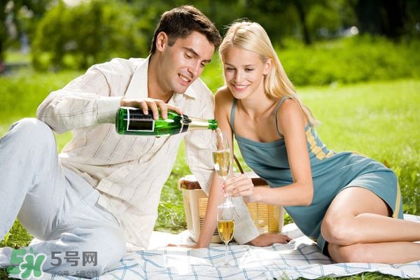 剖腹產(chǎn)后同房為什么會(huì)痛出血怎么辦？