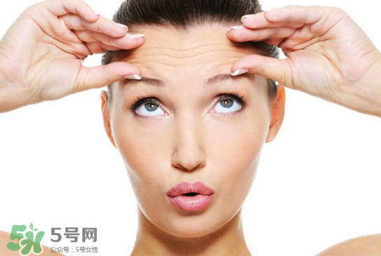 抬頭紋太重怎么辦？撫平抬頭紋只需這幾招