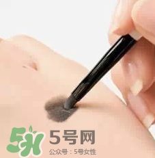 眼線膏和眼線液筆哪個好用？眼線膏和眼線液新人這樣選擇
