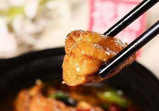 美國黃燜雞米飯為什么那么貴？美國黃燜雞米飯多少錢一份？