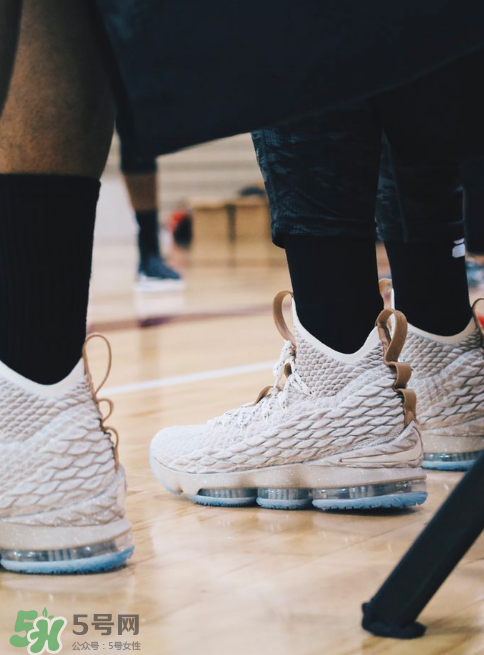 nike lebron 15 ghost什么時候發(fā)售_多少錢？