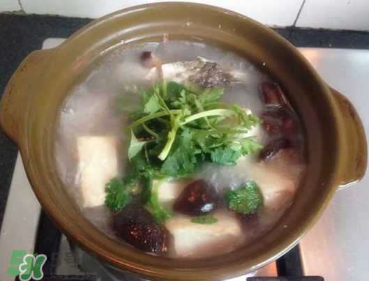 鯽魚湯可以放香菇嗎？香菇鯽魚湯的做法