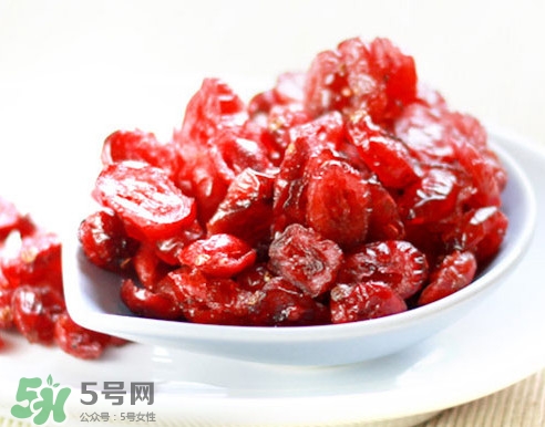 蔓越莓什么人不能吃？蔓越莓干和藍(lán)梅干孕婦吃哪個(gè)好