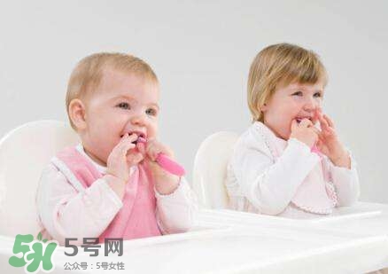 和寶寶同房睡還能過性生活嗎？有孩子之后怎么過性生活？