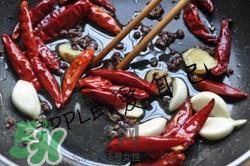 香辣蟹怎么做最好吃？香辣蟹怎么處理螃蟹？