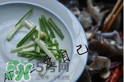 香辣蟹怎么做最好吃？香辣蟹怎么處理螃蟹？