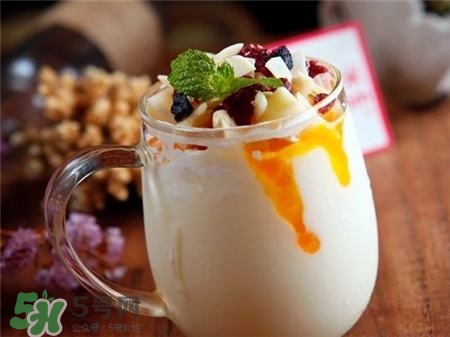 生孩子時吃什么易助產(chǎn)？生孩子時吃巧克力