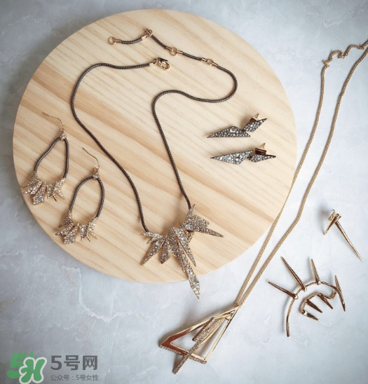 alexis bittar什么價(jià)位？alexis bittar價(jià)格一般是多少？