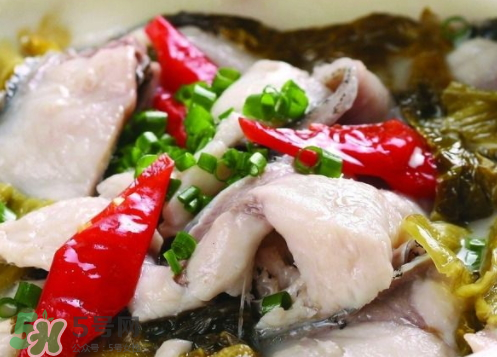 酸菜魚可以放什么配菜？酸菜魚放什么菜好吃？