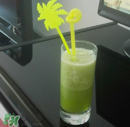 芹菜和什么榨汁好喝？芹菜榨汁需要煮熟嗎？