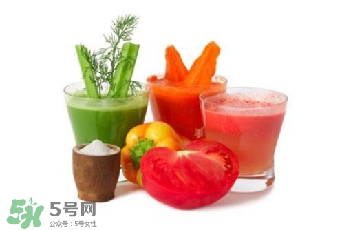 芹菜和什么榨汁好喝？芹菜榨汁需要煮熟嗎？