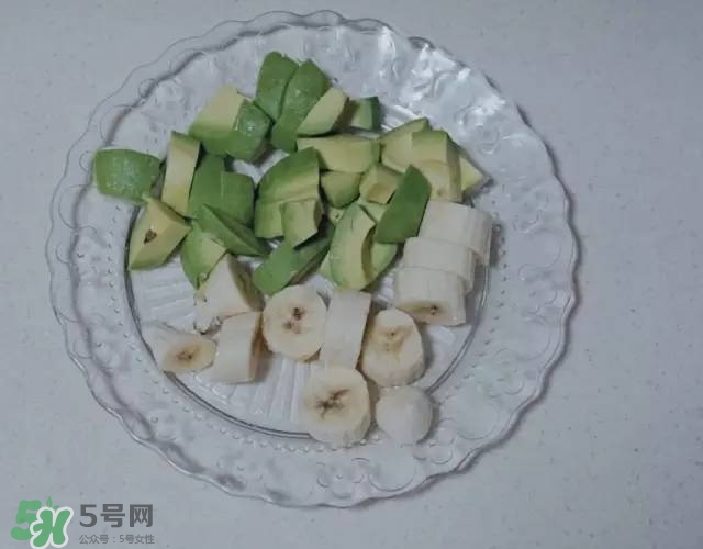 牛油果沙拉怎么做？牛油果沙拉用什么醬？
