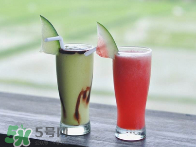 牛油果果汁可以放多久？牛油果果汁隔夜了還能吃嗎？