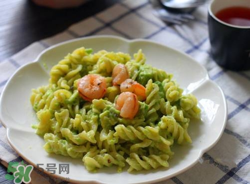 牛油果沙拉怎么做？牛油果沙拉用什么醬？