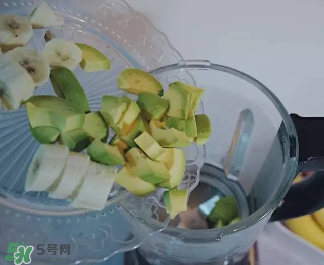 牛油果沙拉怎么做？牛油果沙拉用什么醬？
