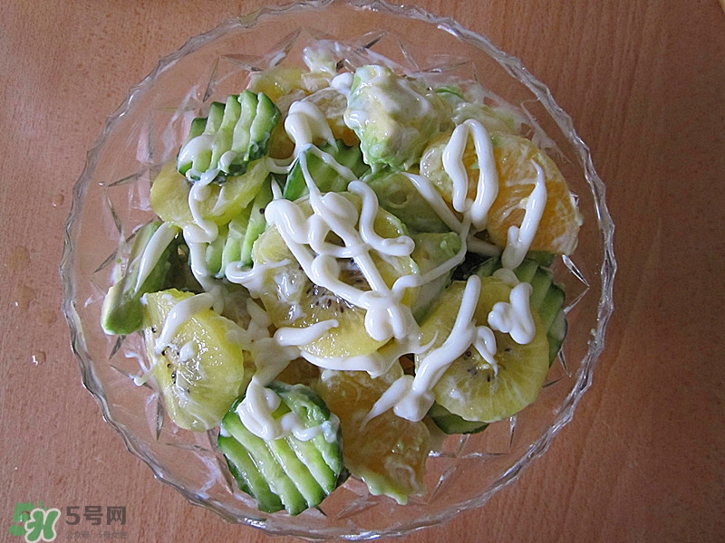 牛油果沙拉怎么做？牛油果沙拉用什么醬？
