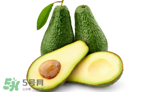 寶寶吃牛油果要蒸熟嗎？寶寶吃牛油果會便秘嗎？