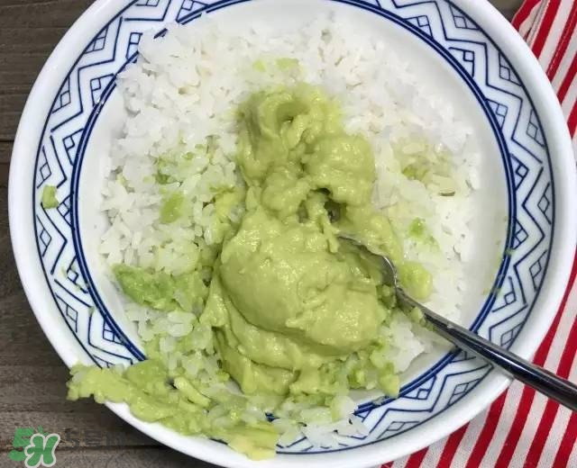 牛油果沙拉怎么做？牛油果沙拉用什么醬？