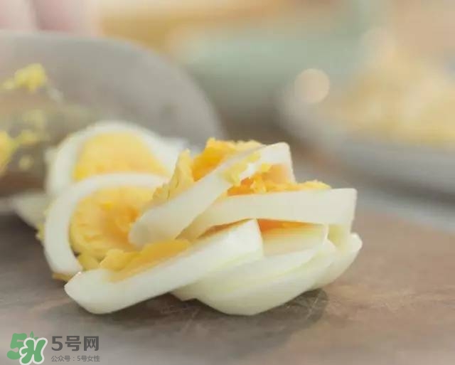 牛油果沙拉怎么做？牛油果沙拉用什么醬？