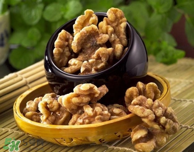 核桃磨成粉還有營養(yǎng)嗎？核桃粉和核桃哪個更好？