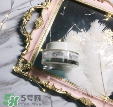 阿芙素顏霜要卸妝嗎？