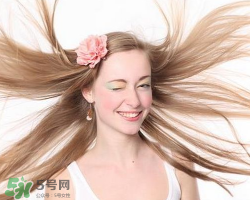 基礎(chǔ)護發(fā)的步驟是什么？正確護理頭發(fā)