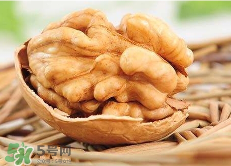 核桃磨成粉還有營養(yǎng)嗎？核桃粉和核桃哪個更好？