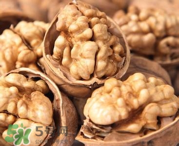 新鮮核桃剝好怎么保存？新鮮核桃剝殼能放多久？