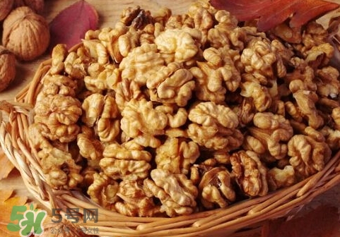 核桃磨成粉還有營養(yǎng)嗎？核桃粉和核桃哪個更好？