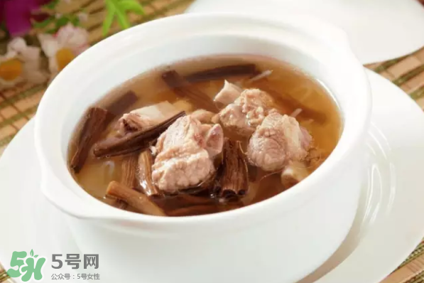 湯里的鈣鐵含量高不高？湯的蛋白質(zhì)多嗎？