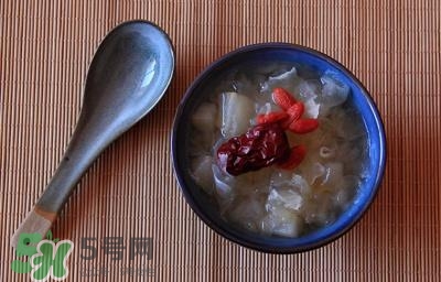 雪蛤能和銀耳一起燉嗎？雪蛤銀耳羹怎么做？