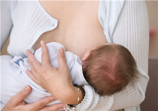 母乳寶寶一天大便幾次正常？母乳寶寶排便情況介紹