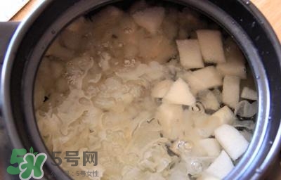 雪蛤能和銀耳一起燉嗎？雪蛤銀耳羹怎么做？