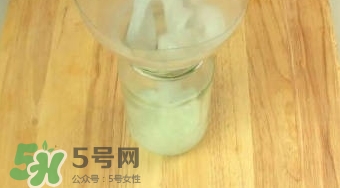 護發(fā)素能當(dāng)柔順劑嗎？護發(fā)素當(dāng)柔順劑好不好