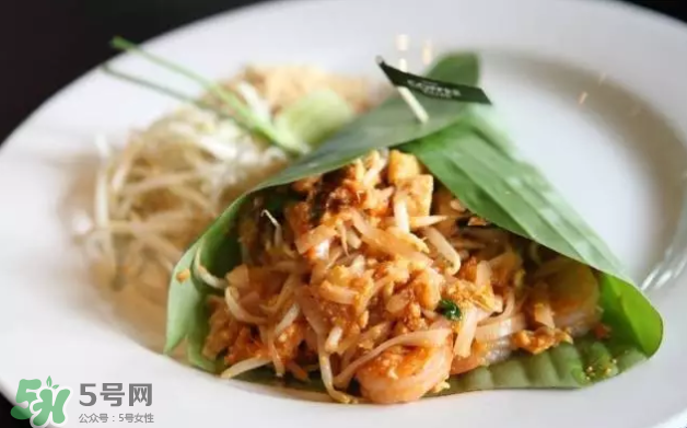 花生發(fā)芽后營養(yǎng)如何？花生殼煮水喝有什么用？