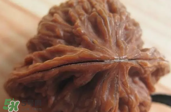 核桃開(kāi)裂怎么辦？核桃為什么會(huì)開(kāi)裂？