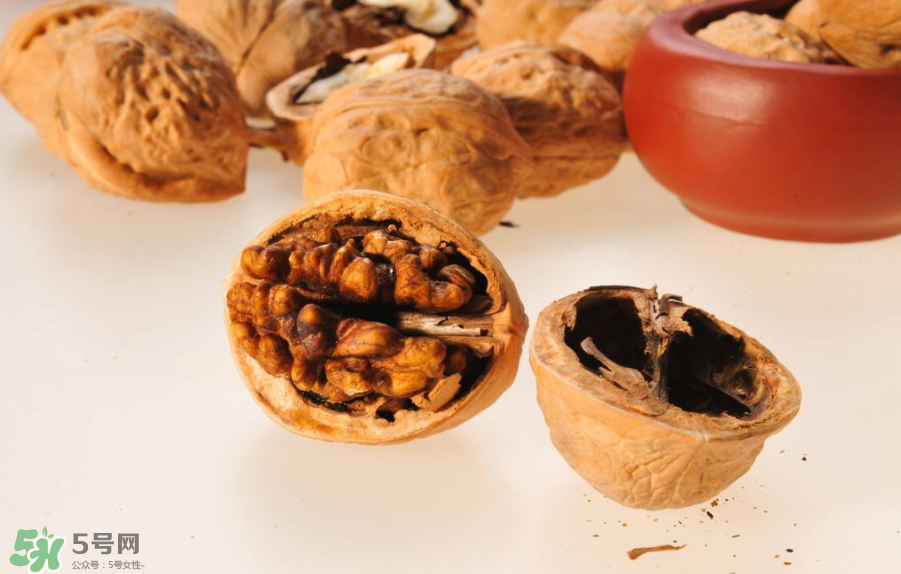 核桃上的陰皮是什么？核桃對(duì)血管的作用