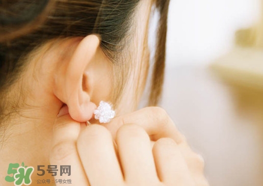 打耳洞去醫(yī)院什么科？打耳洞用什么打比較好