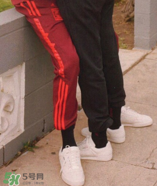 yeezy calabasas運動褲在哪買？yeezy calabasas褲子發(fā)售時間