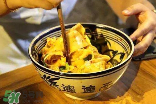 biangbiang面怎么寫？biangbiang面和油潑面的區(qū)別