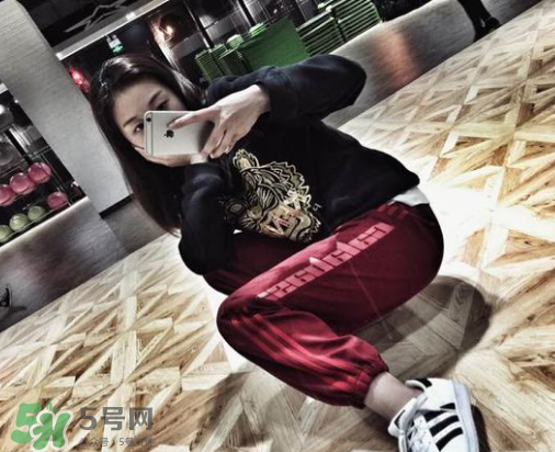 yeezy calabasas運動褲在哪買？yeezy calabasas褲子發(fā)售時間