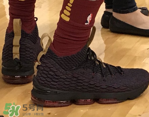 nike lebron 15 cavs實物什么樣？